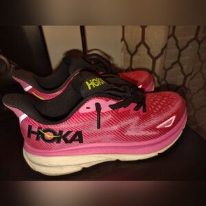 Hoka Clifton 9